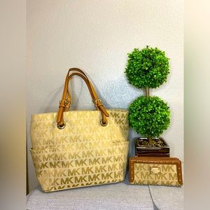 Michael Kors Ket set tote and wallet bundle